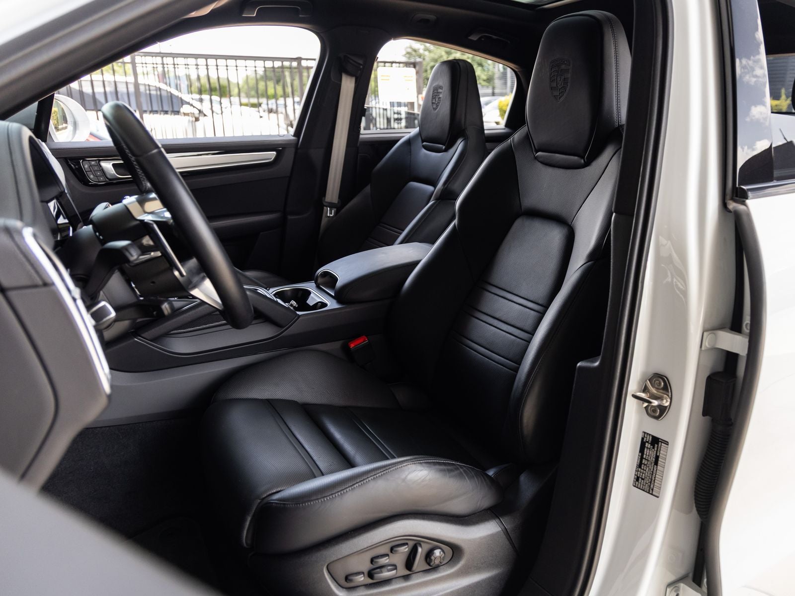 2023 Porsche Cayenne Cayenne S Coupe Platinum Edition