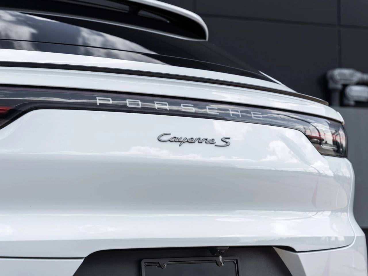 2023 Porsche Cayenne Cayenne S Coupe Platinum Edition