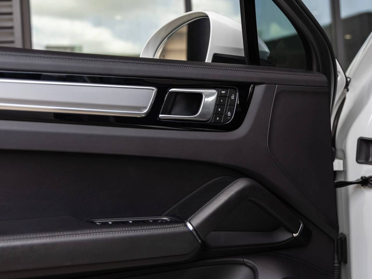 2023 Porsche Cayenne Cayenne S Coupe Platinum Edition