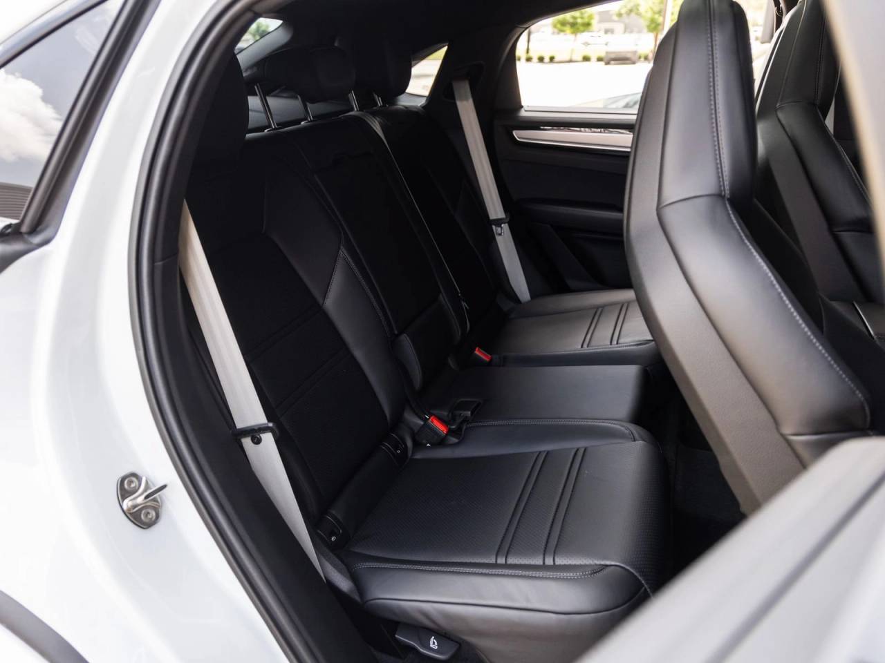 2023 Porsche Cayenne Cayenne S Coupe Platinum Edition