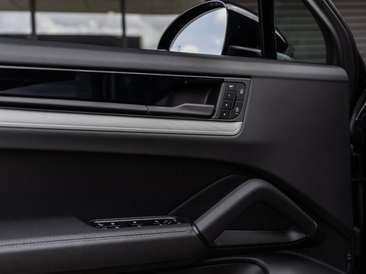 2025 Porsche Cayenne Cayenne E-Hybrid Coupe