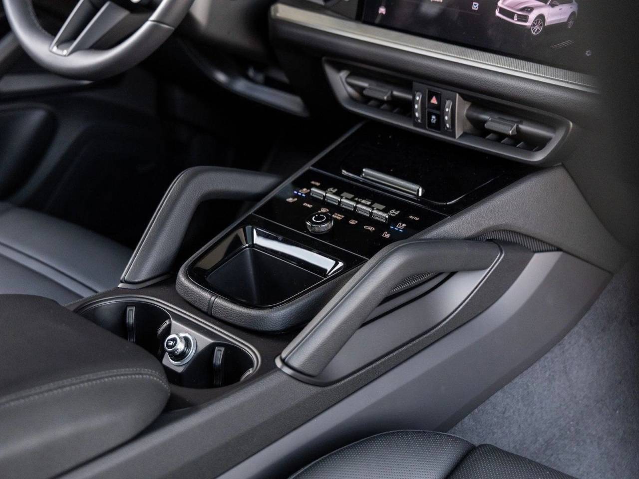 2025 Porsche Cayenne E-Hybrid Coupe