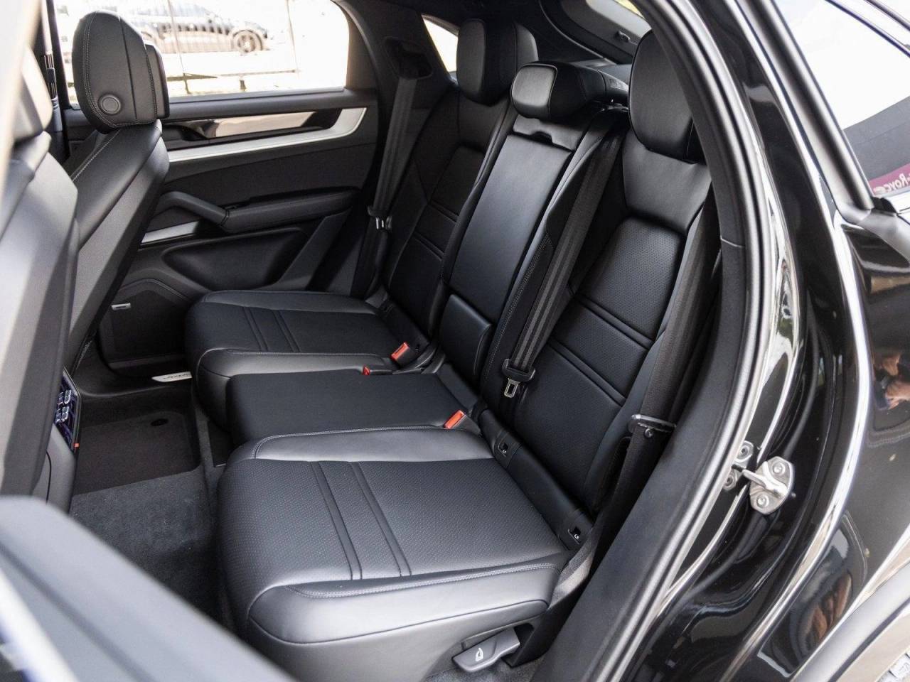 2025 Porsche Cayenne E-Hybrid Coupe