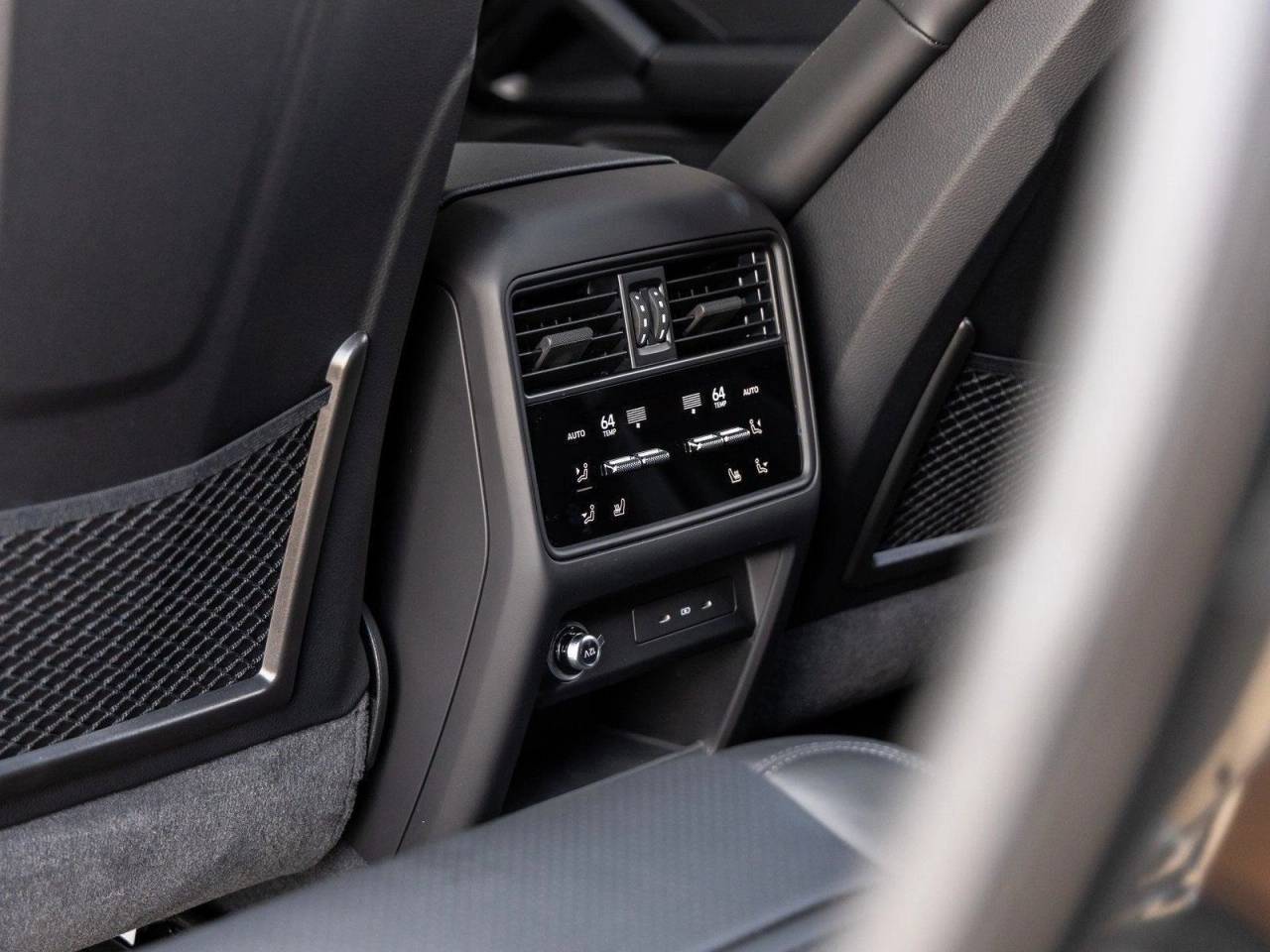 2025 Porsche Cayenne E-Hybrid Coupe