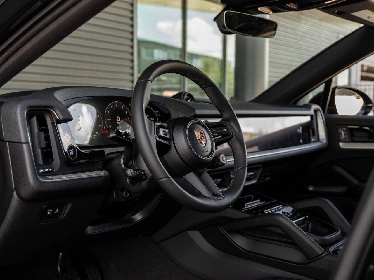 2025 Porsche Cayenne E-Hybrid Coupe