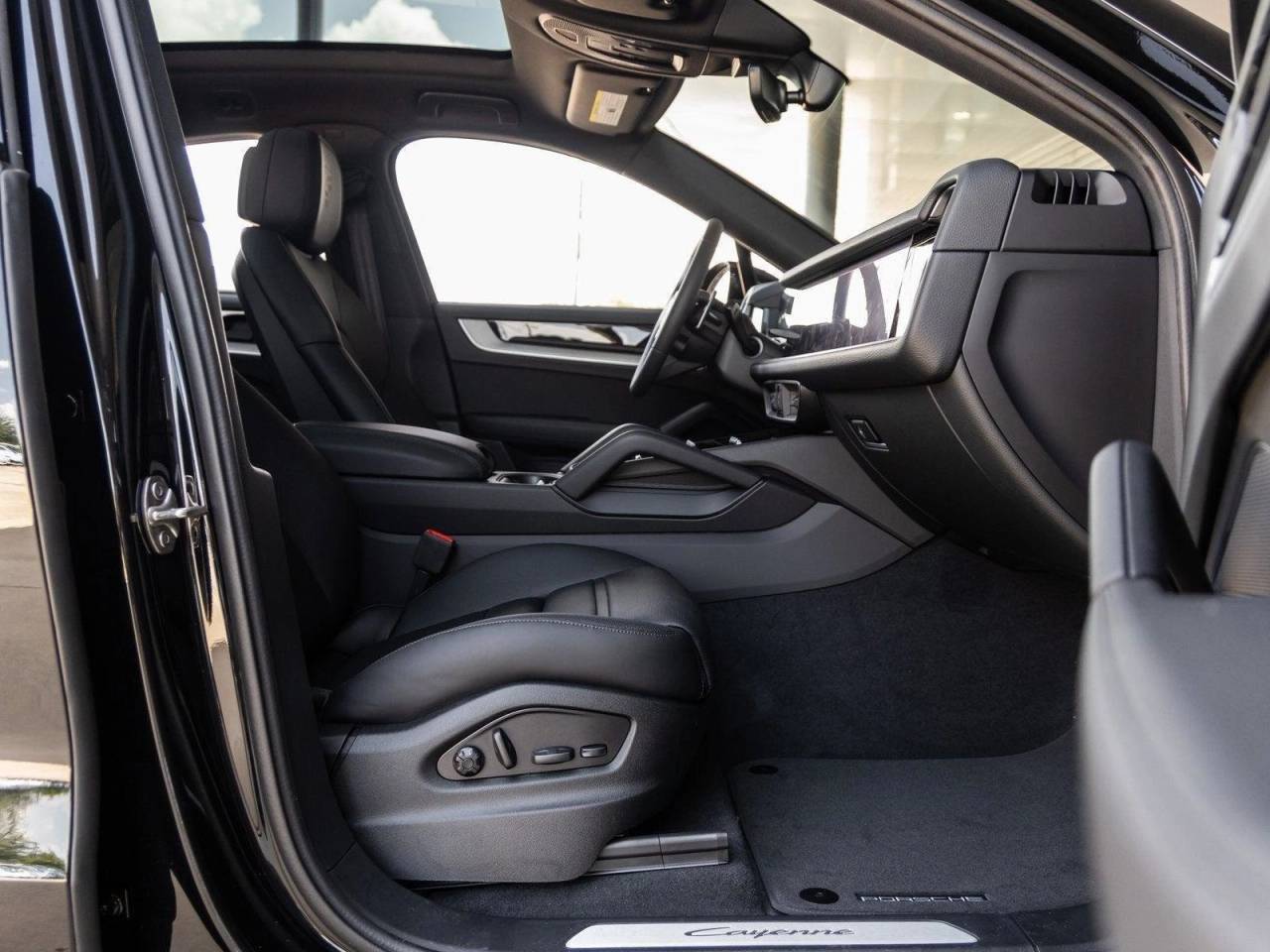 2025 Porsche Cayenne E-Hybrid Coupe