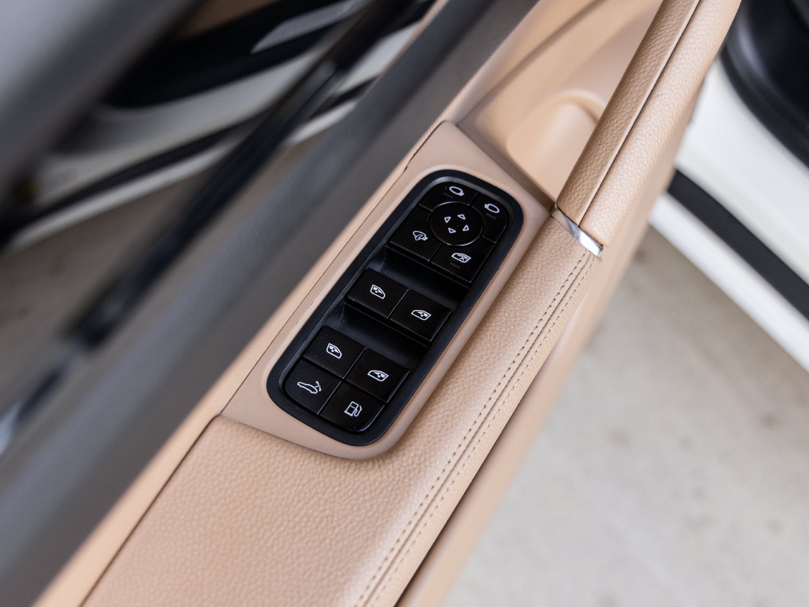 2020 Porsche Cayenne E-Hybrid Coupe Base