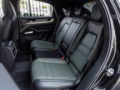 2025 Porsche Cayenne Cayenne GTS Coupe