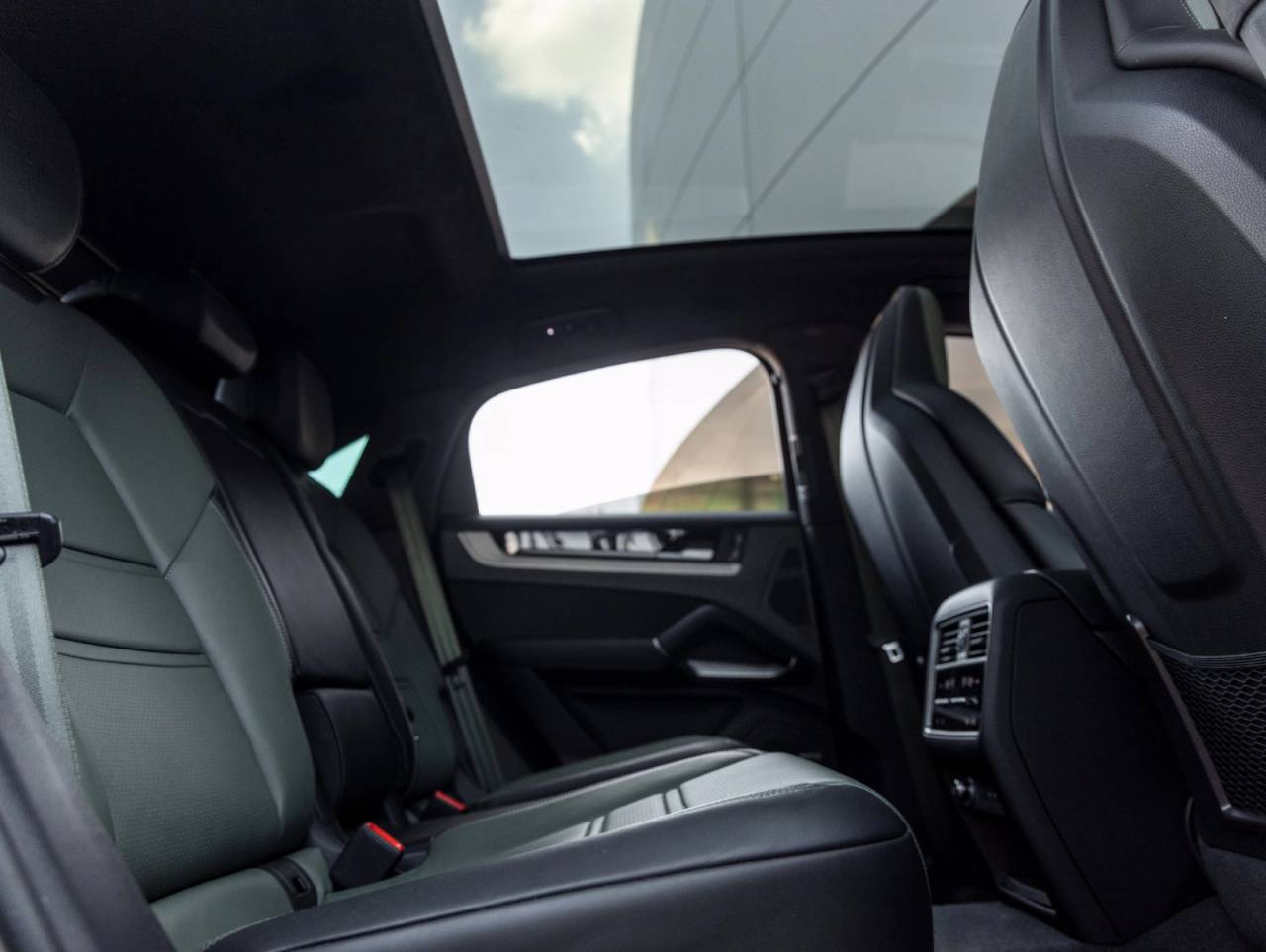 2025 Porsche Cayenne Cayenne GTS Coupe