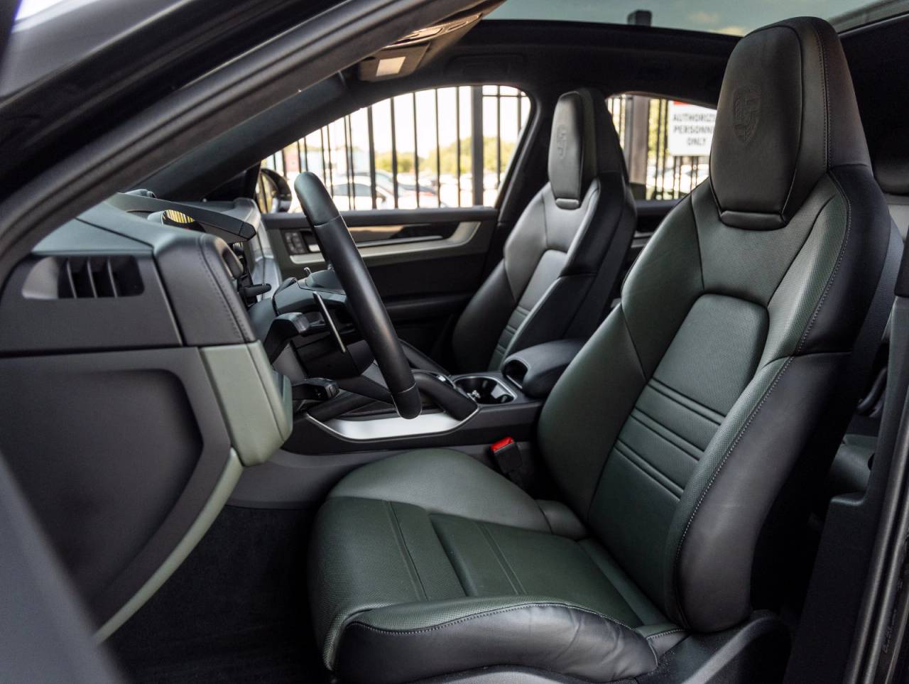 2025 Porsche Cayenne Cayenne GTS Coupe
