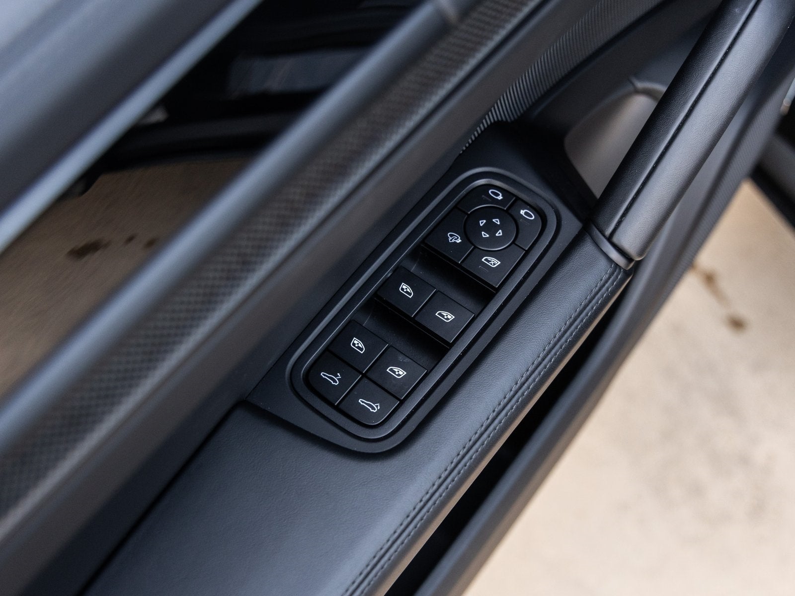 2025 Porsche Cayenne Coupe Cayenne GTS Coupe