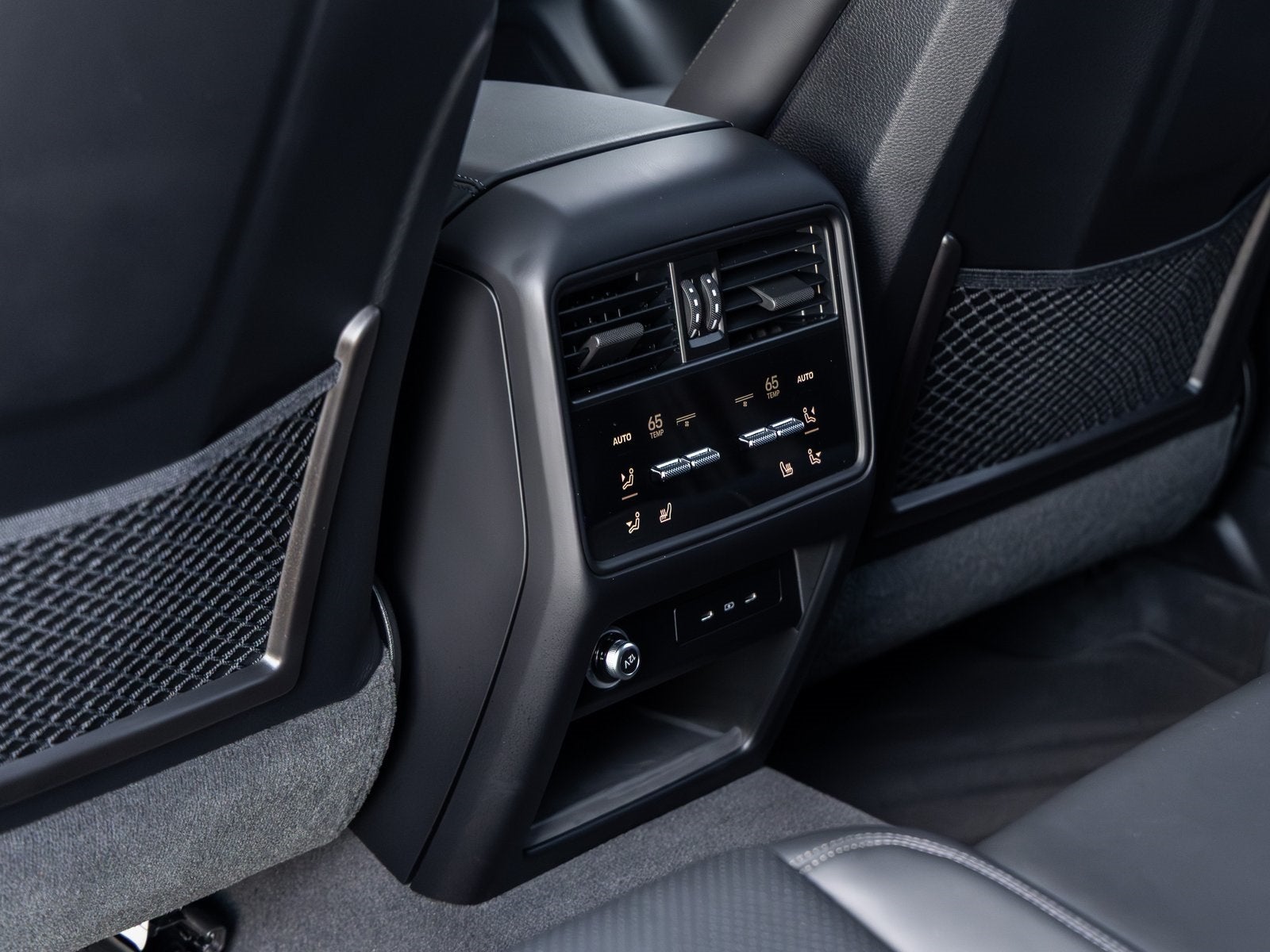 2025 Porsche Cayenne Coupe Cayenne GTS Coupe