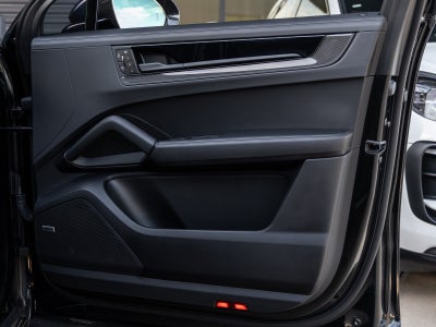 2025 Porsche Cayenne Coupe Cayenne GTS Coupe