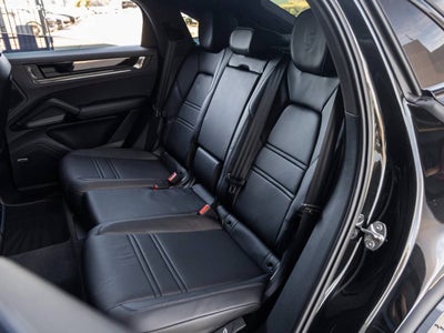 2025 Porsche Cayenne Coupe Cayenne GTS Coupe