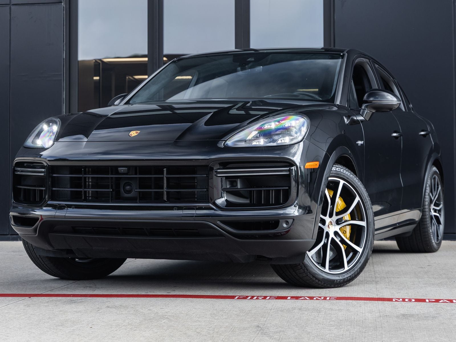 2023 Porsche Cayenne Turbo S E-Hybrid Coupe