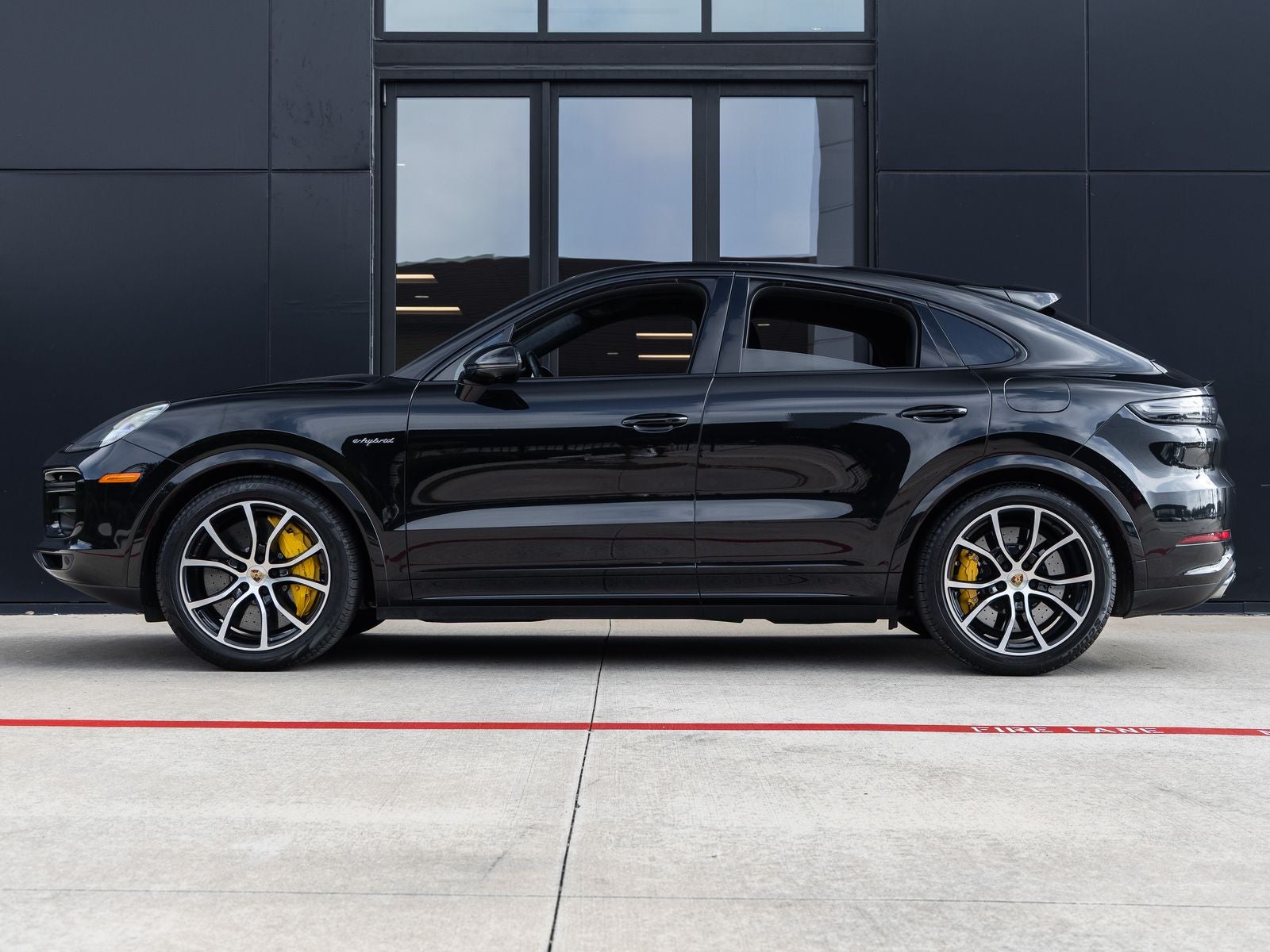 2023 Porsche Cayenne Turbo S E-Hybrid Coupe