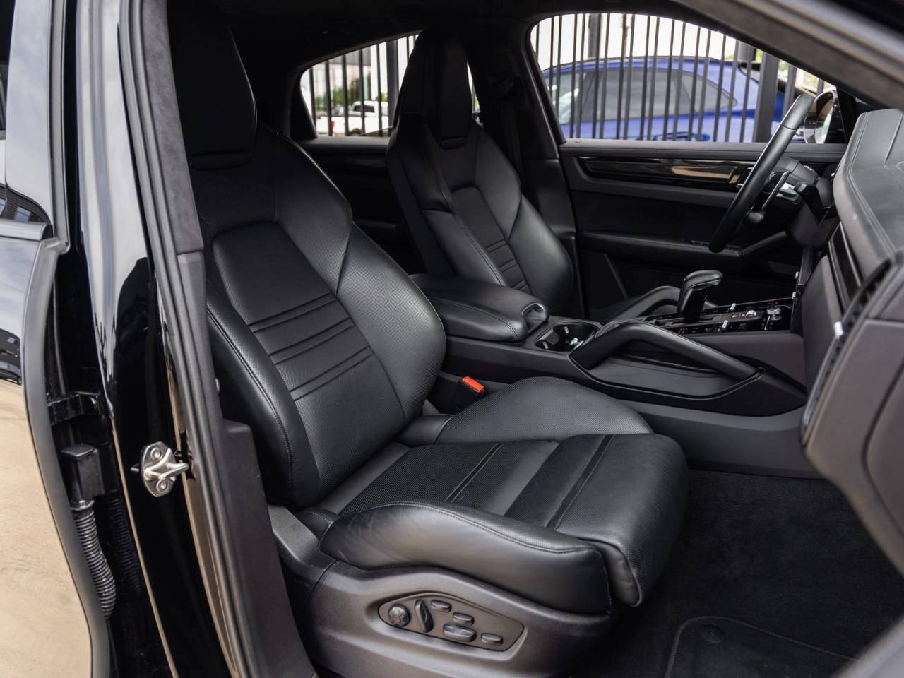 2023 Porsche Cayenne Turbo GT