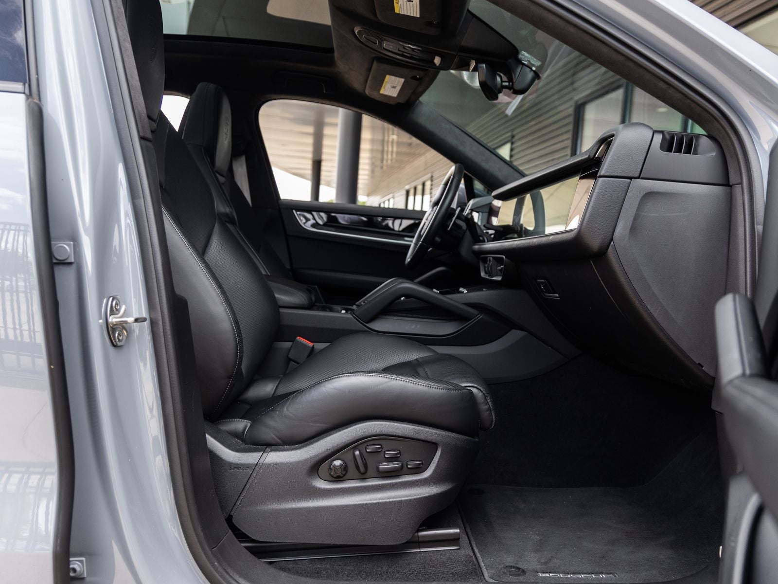 2024 Porsche Cayenne Coupe S