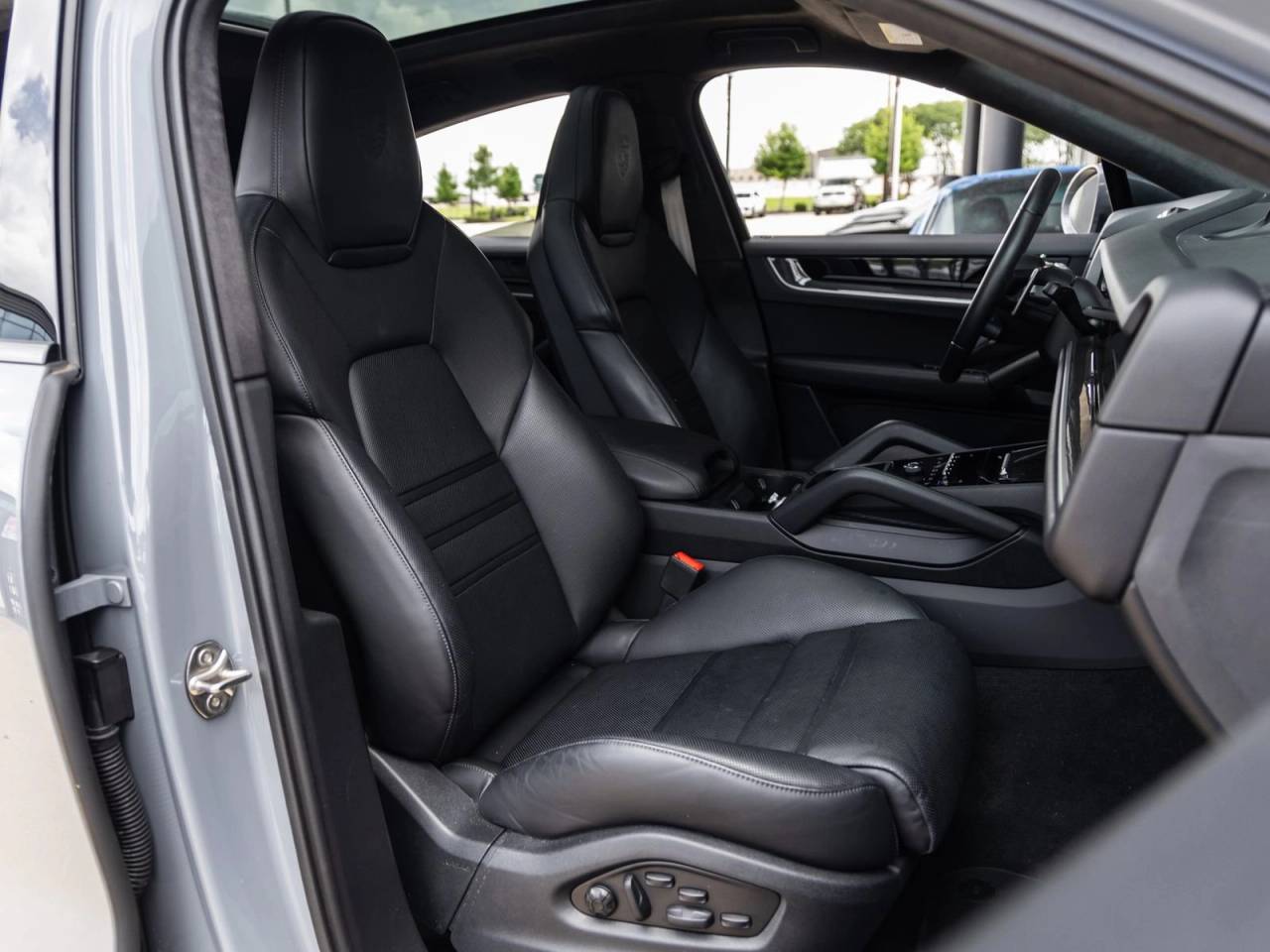 2024 Porsche Cayenne S Coupe