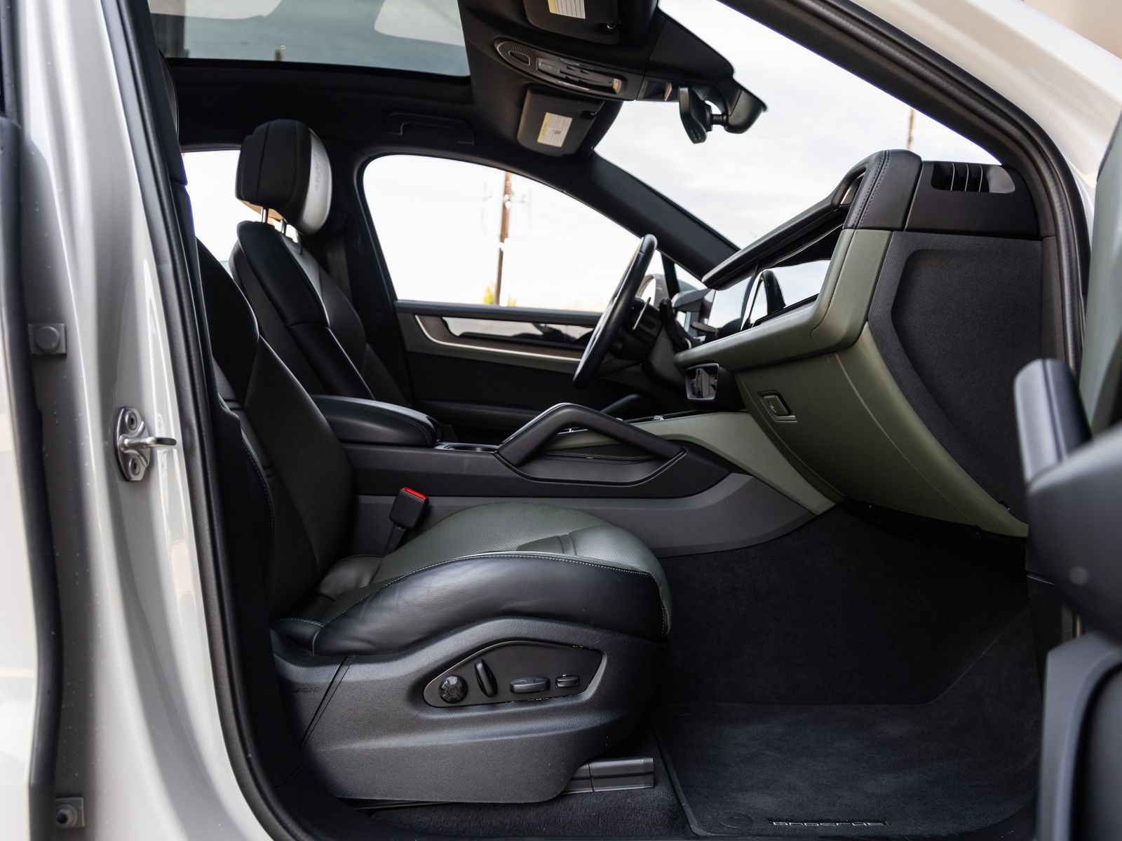 2024 Porsche Cayenne S Coupe