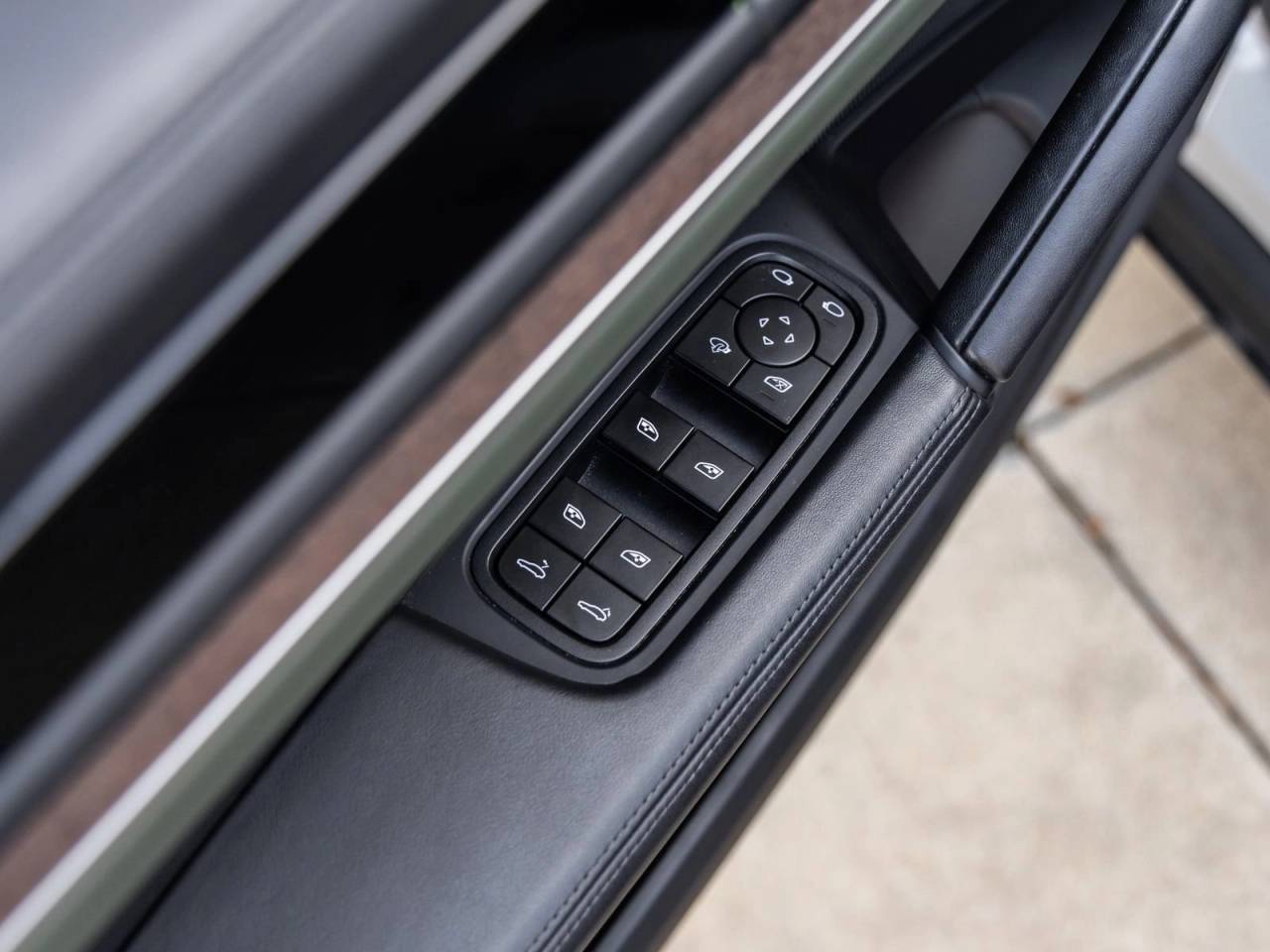 2024 Porsche Cayenne S Coupe