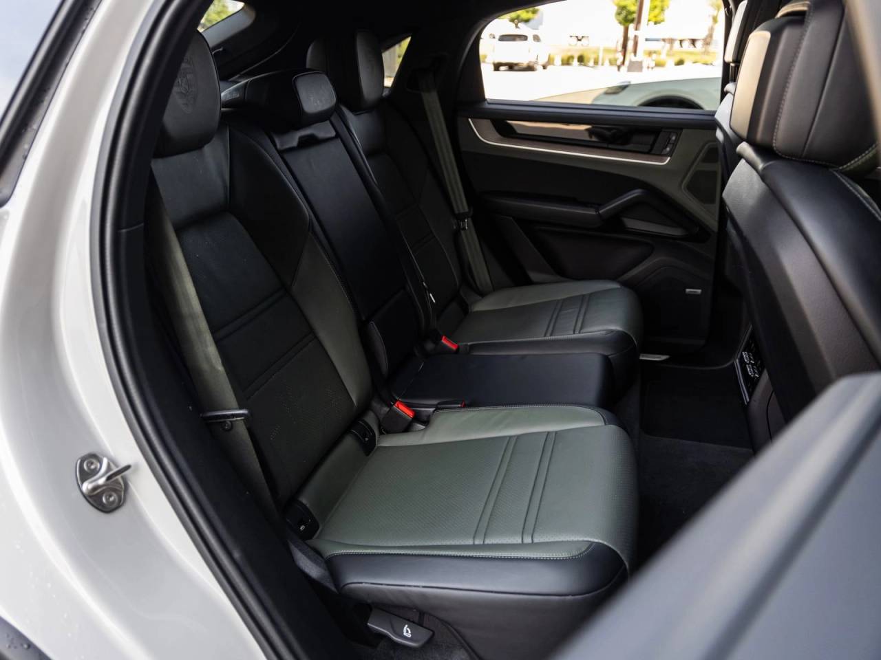 2024 Porsche Cayenne S Coupe