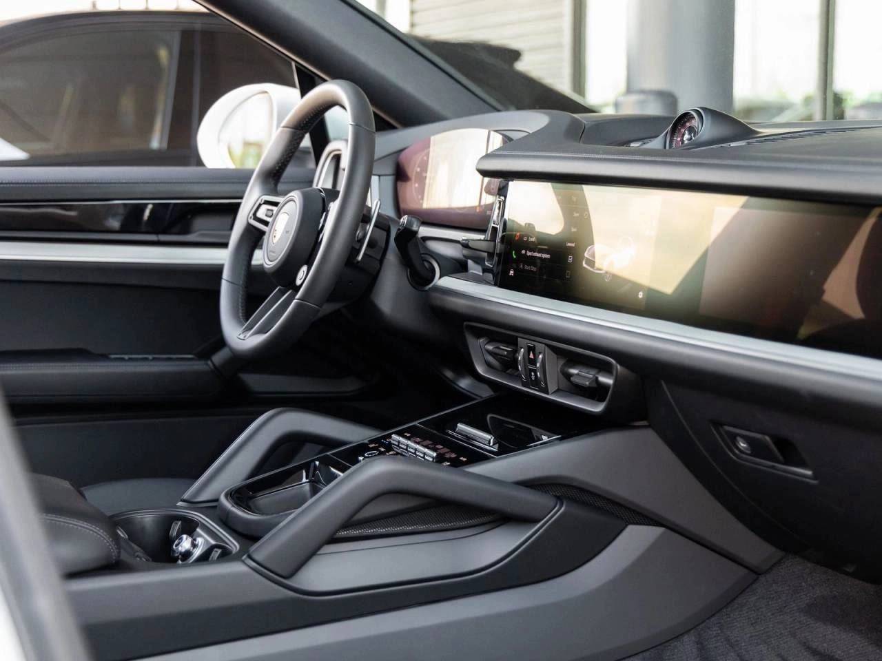 2025 Porsche Cayenne S Coupe