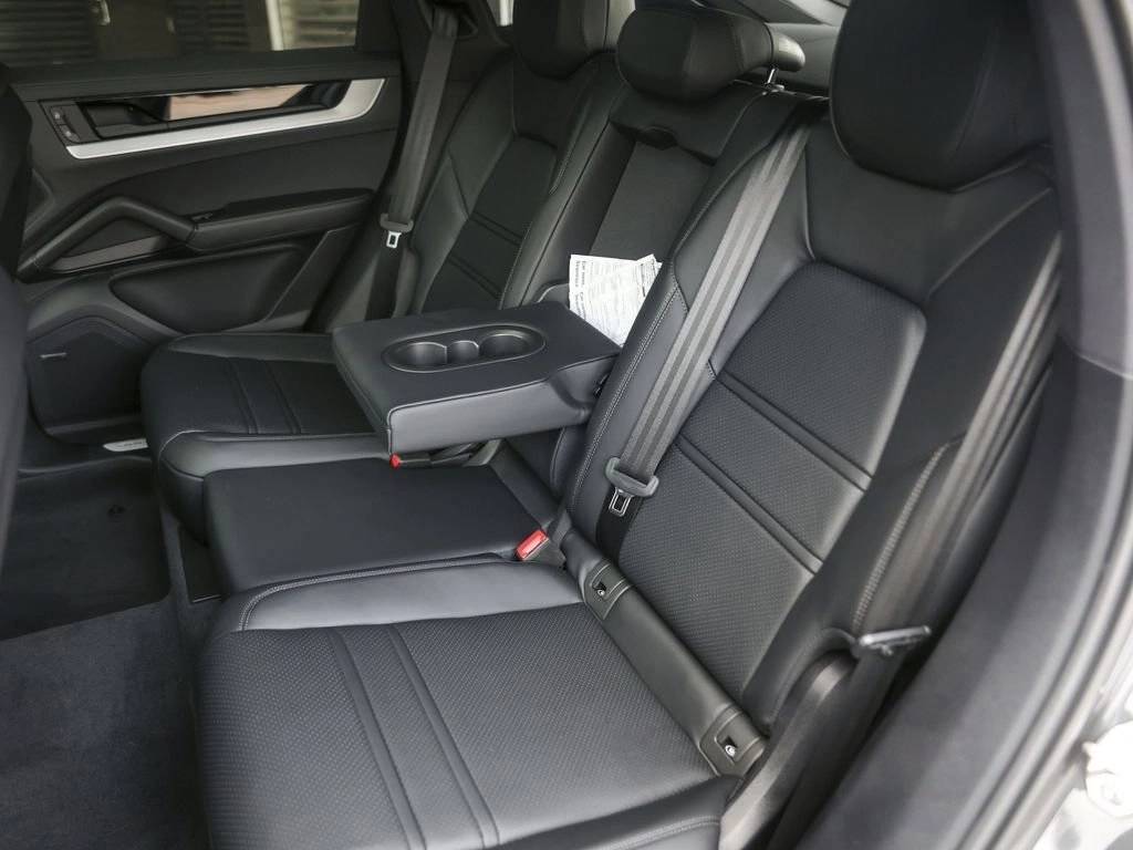 2025 Porsche Cayenne Cayenne S Coupe