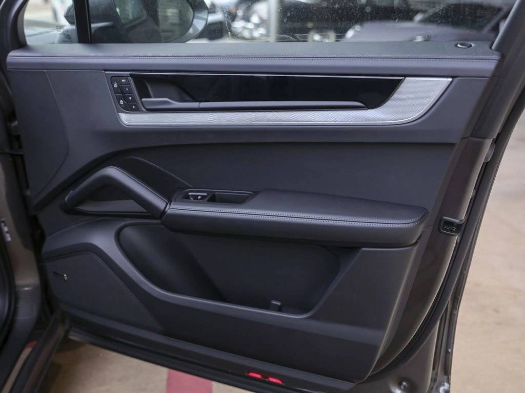 2025 Porsche Cayenne Cayenne S Coupe