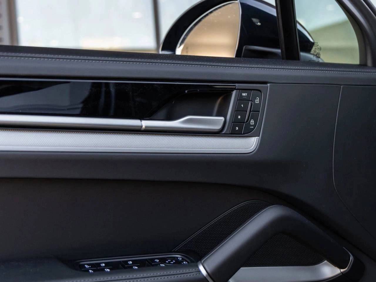 2025 Porsche Cayenne S Coupe