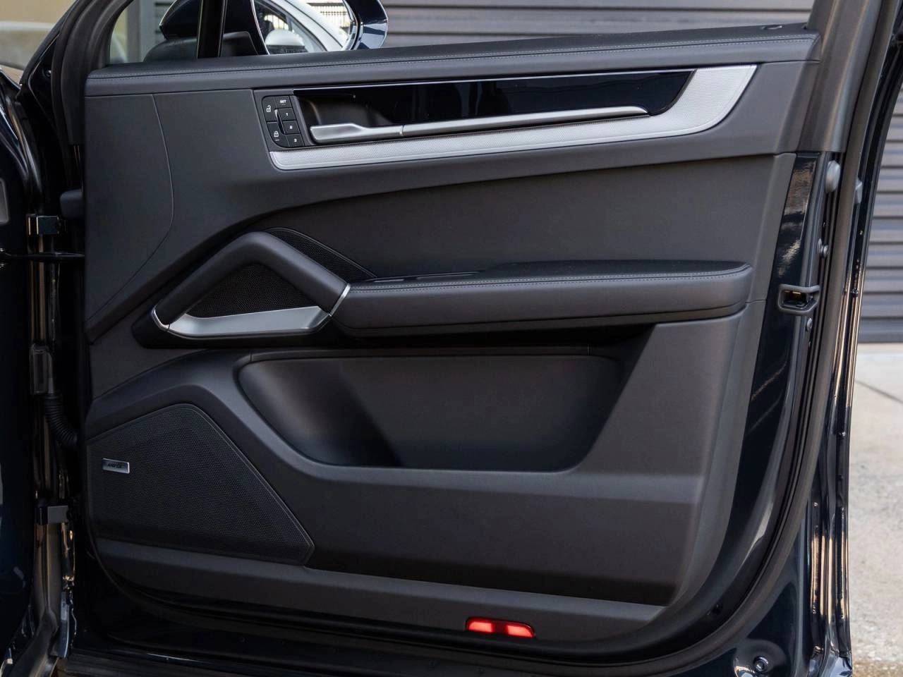2025 Porsche Cayenne S Coupe
