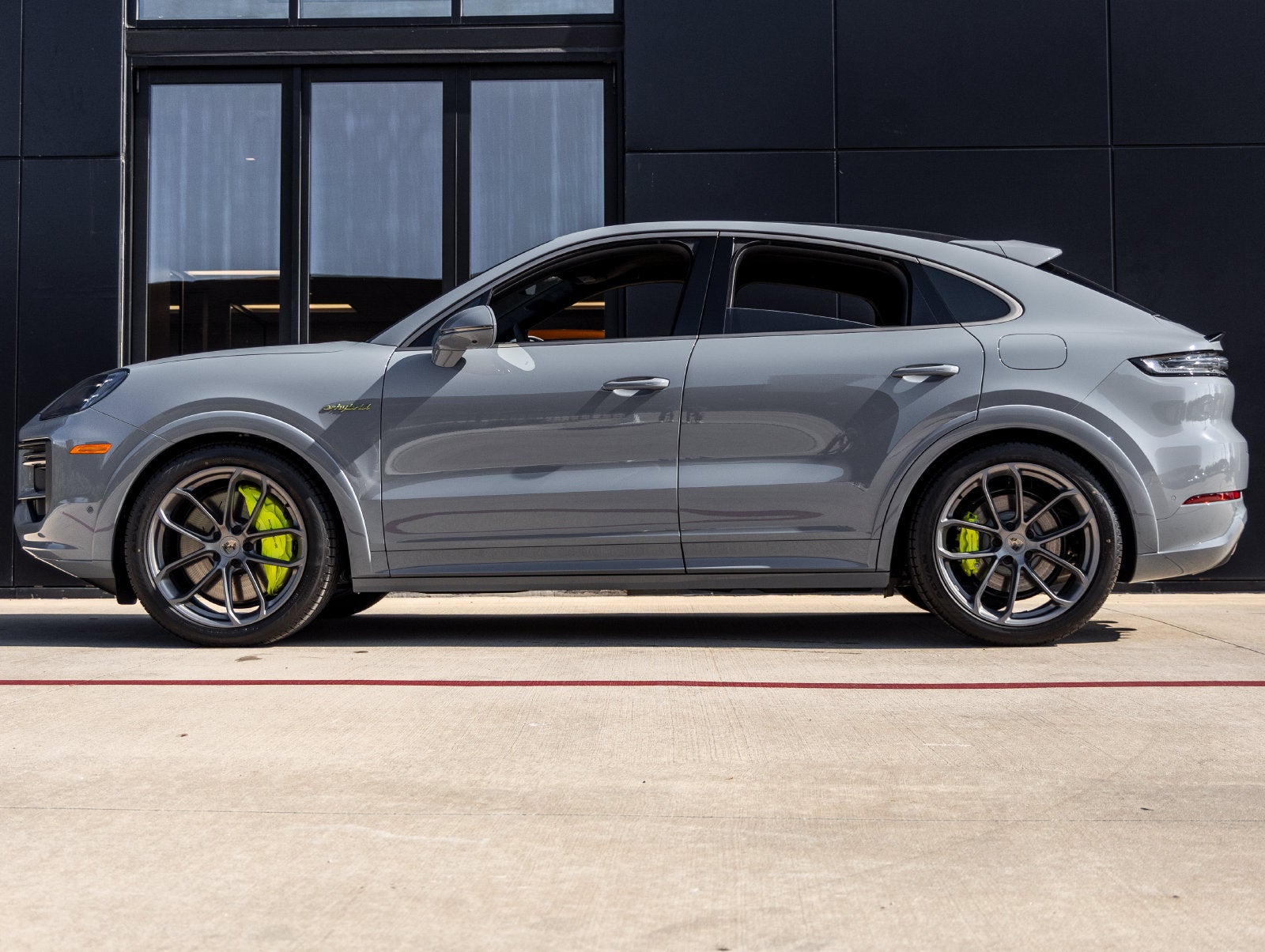2025 Porsche Cayenne E-Hybrid Coupe Turbo