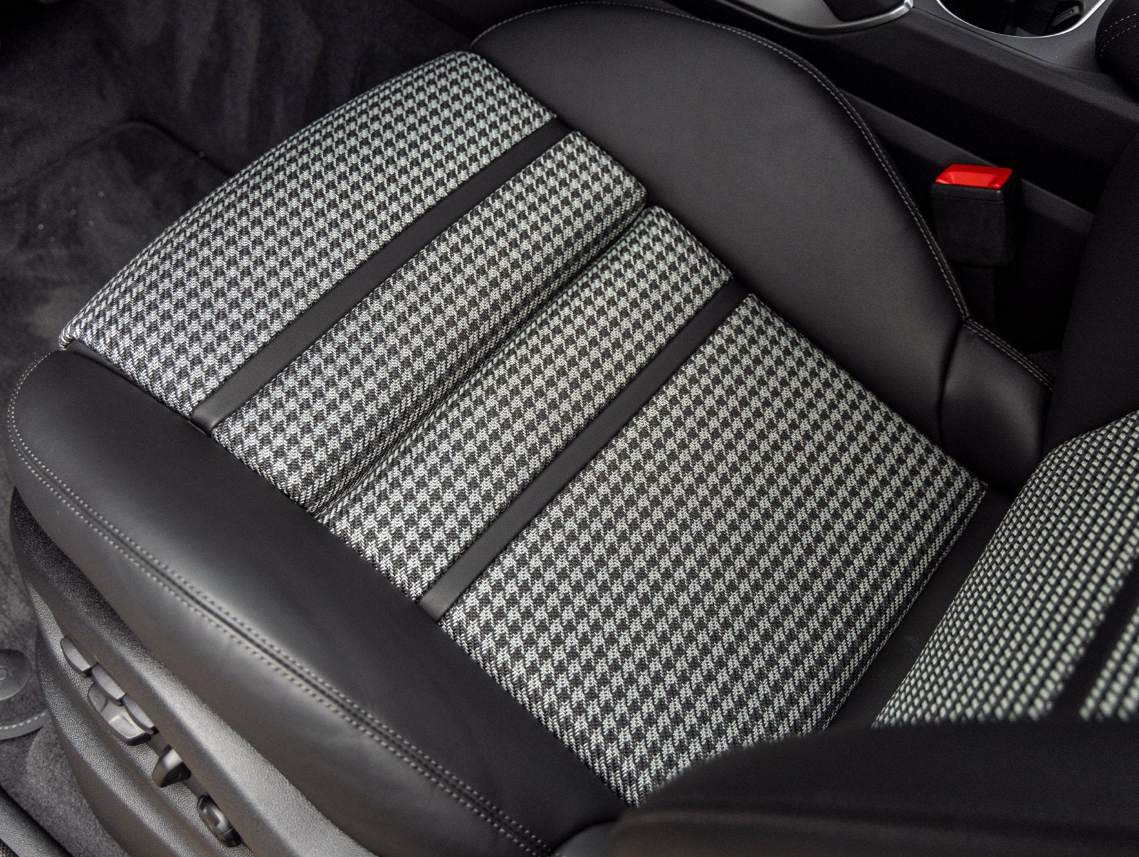 2025 Porsche Cayenne E-Hybrid Coupe Turbo