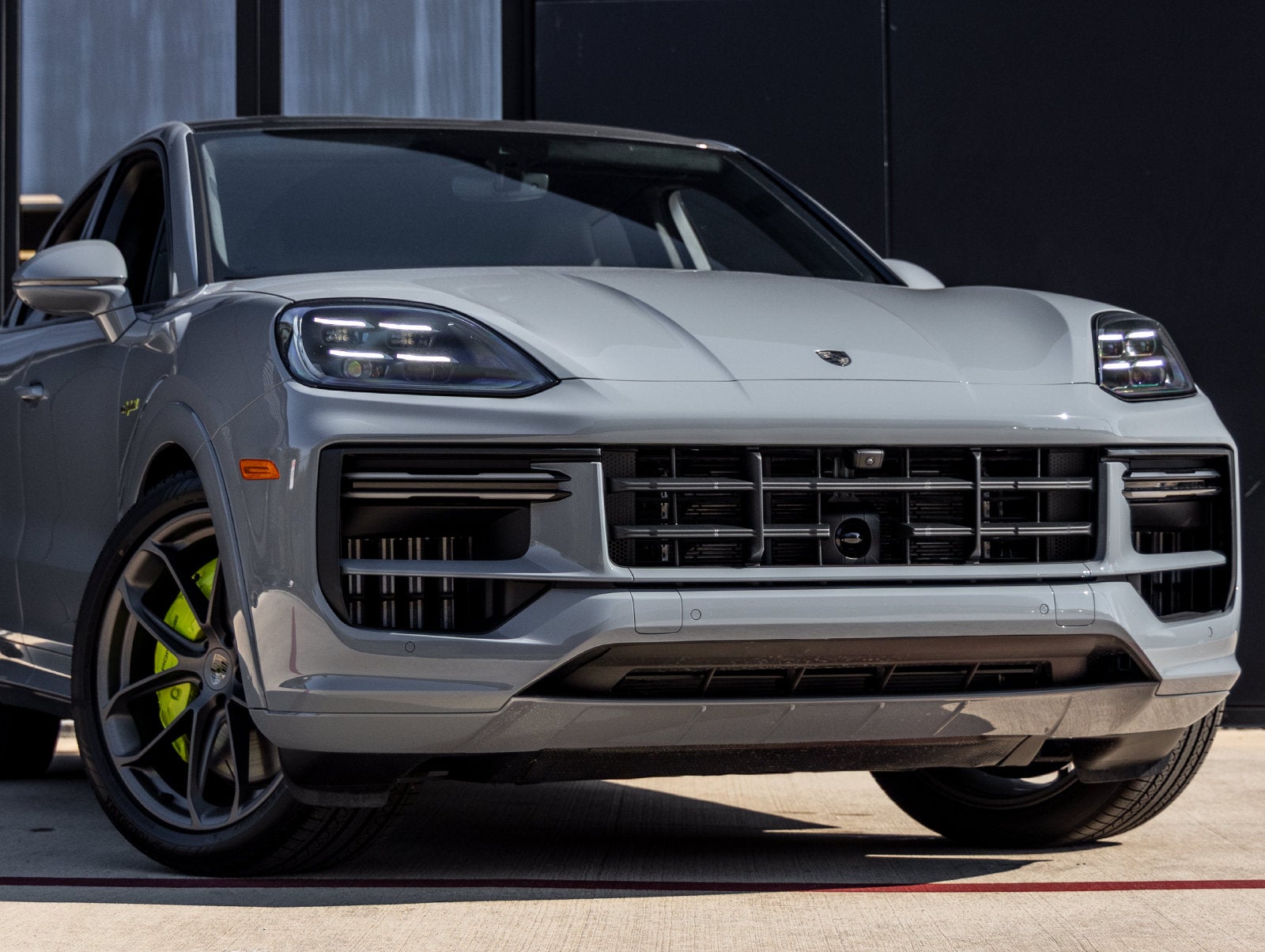 2025 Porsche Cayenne E-Hybrid Coupe Turbo