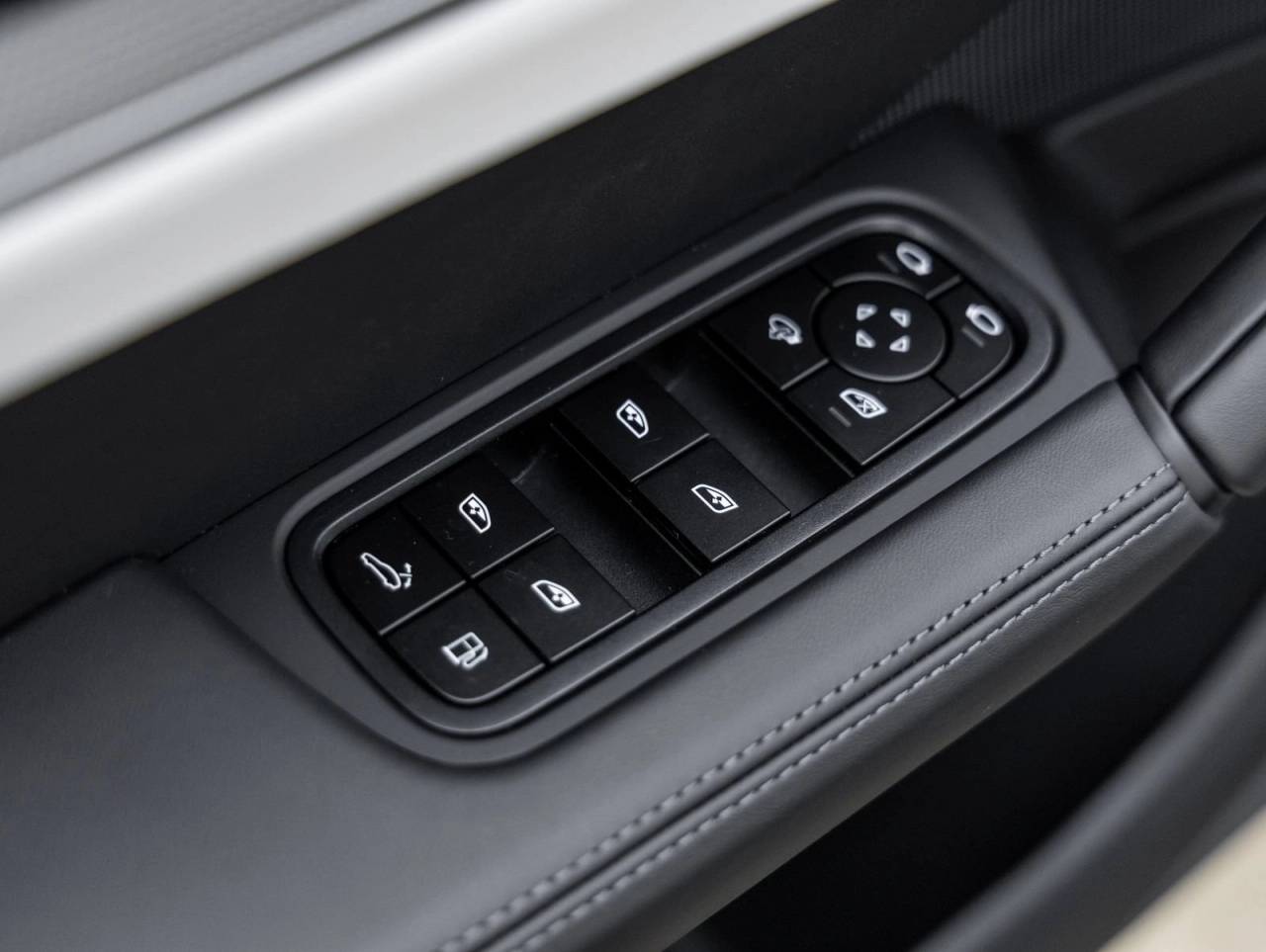 2026 Porsche Cayenne Cayenne S E-Hybrid Coupe