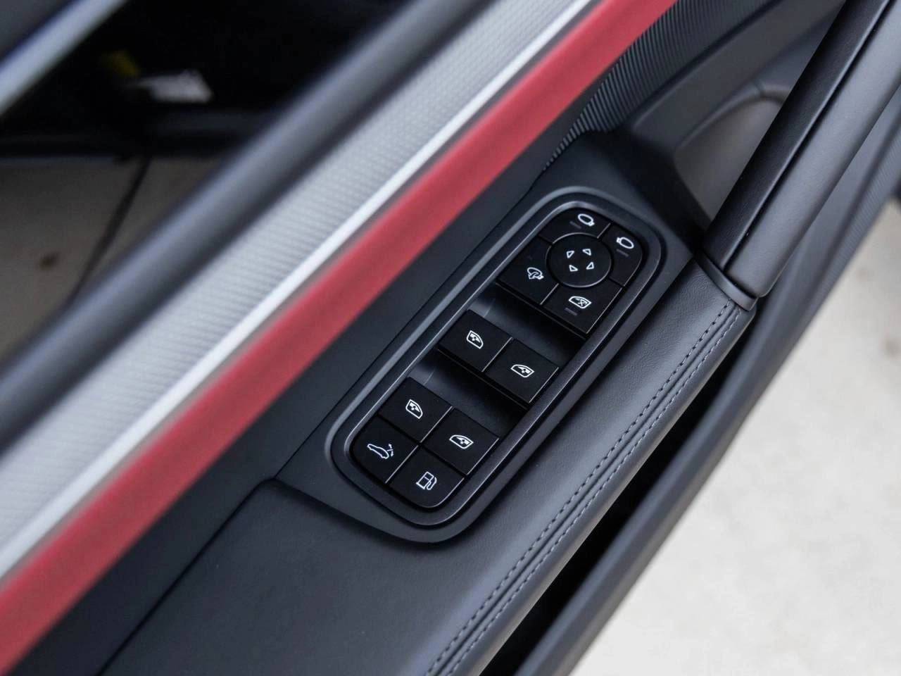 2025 Porsche Cayenne S E-Hybrid Coupe