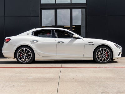 2022 Maserati Ghibli Modena