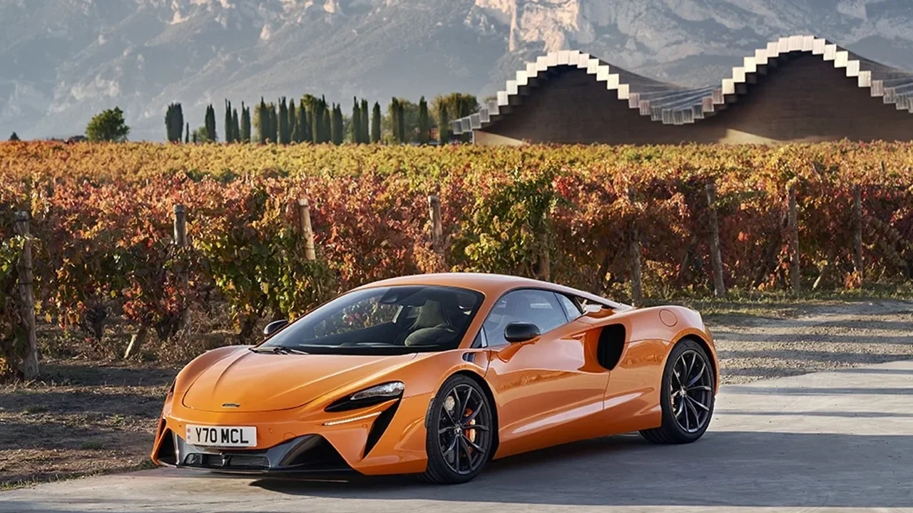 McLaren Houston Artura