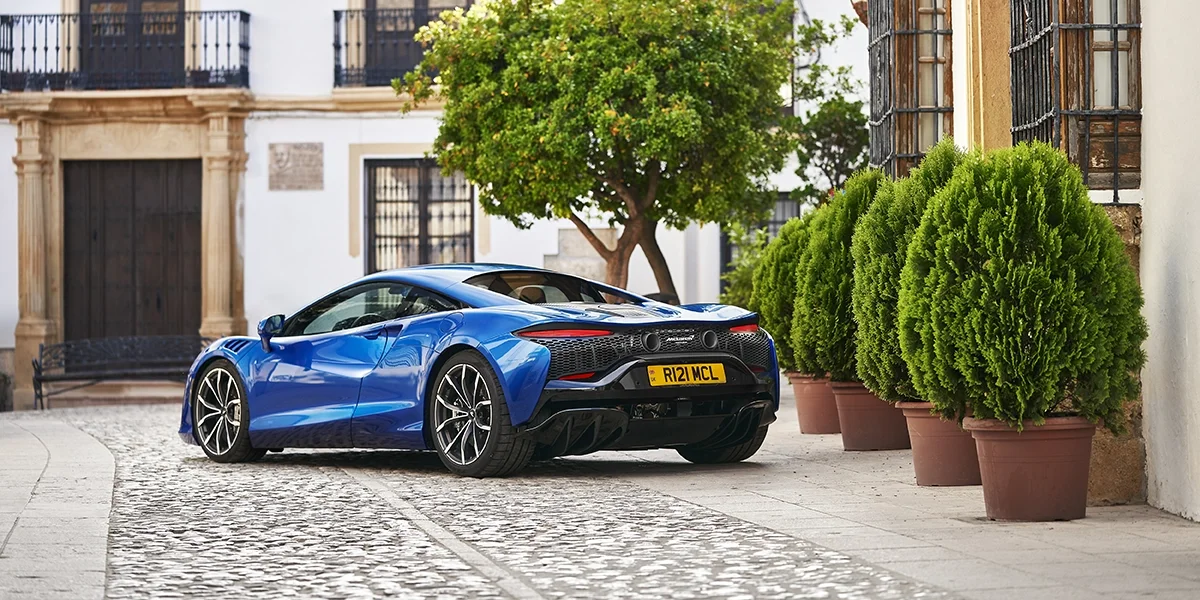 2026 McLaren 750S top back view area